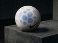 Ballon de football Nike Pitch FA25 blanc, bleu et rouge